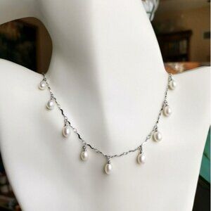 White freshwater pearl droplet Necklace 🆕